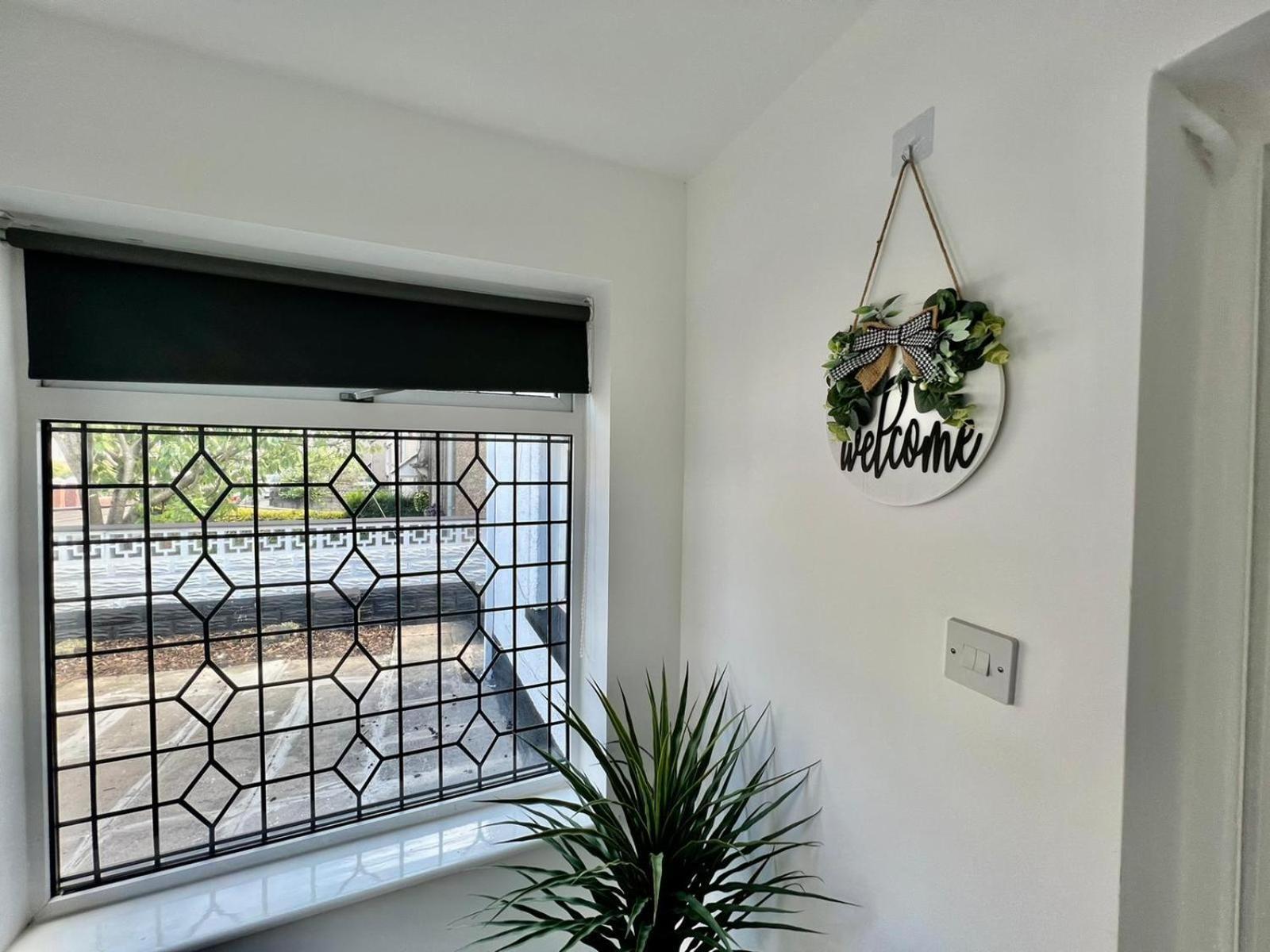 Executive 3 Bedroom Port Talbot Town Centre Margam Sleeps 7 外观 照片